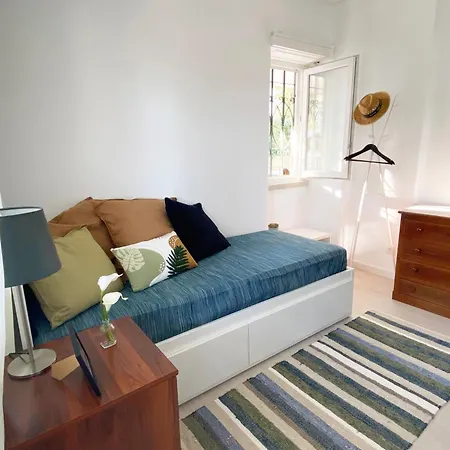 Apartment View & Location - 4 People *