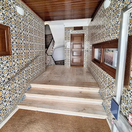 Апартаменты Location Equiped Space View - 4 People Эшторил