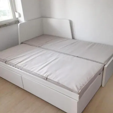 Location Equiped Space View - 4 People *