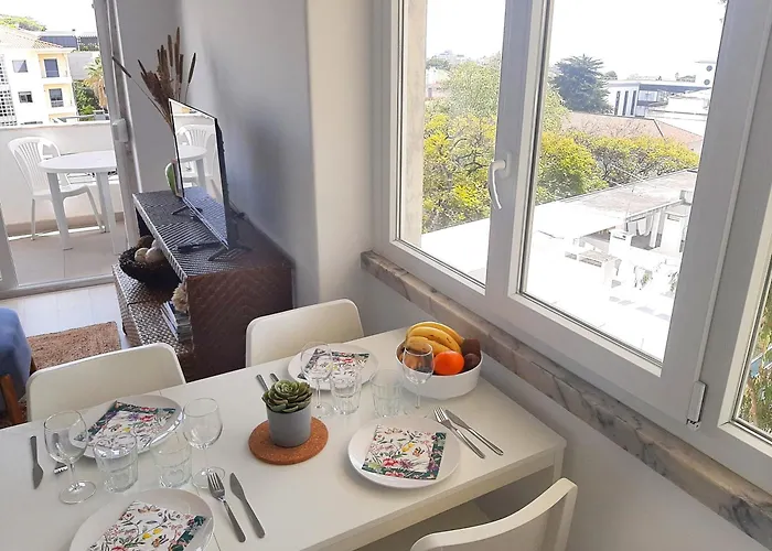 Location Equiped Space View - 4 People 埃斯托利尔